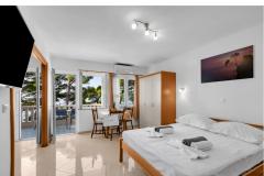 Pine Canopy Studios and Appartamenti Appartamento 11 – A13 foto 3