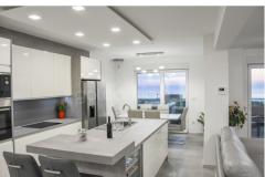 Hot Tub Luxury Appartamenti + beach p Appartamento 1 – Penthouse foto 4