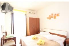 Camere Bili Galeb BED? Camera 2 – yellow foto 1