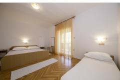 APARTMANI DEBELIĆ Appartamento 2 – Dobrila 2 foto 3