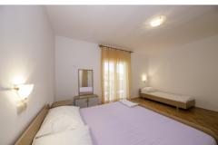 APARTMANI DEBELIĆ Appartamento 2 – Dobrila 2 foto 4