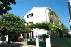 Appartamenti Milka-Jure Srima-Vodice Appartamento 1 – Apartman 3 foto 1