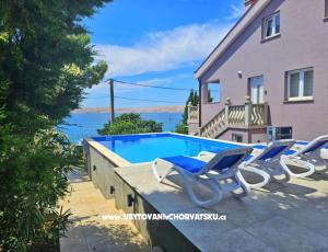 Beachfront Appartamenti Baricevic wit