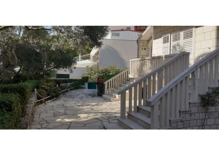 Vila Cvitanovic **** – Baska Voda Croazia