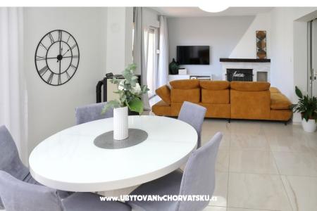 Bella's Home – Bibinje Croazia