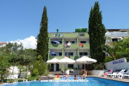 Vila Smirna 4*  con piscina  Sv. Filip i Jakov Croazia