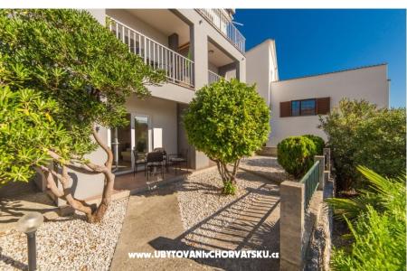 Color Appartamenti Miošić Gradac – Podaca Croazia