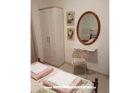 Appartamenti BY THE BEACH-Meri foto 2