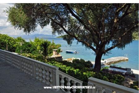 Beachfront apartments Ruskovic Drace & Trstenik Croazia