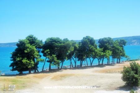 Rumin Appartamento 6+2 Kastela Croazia