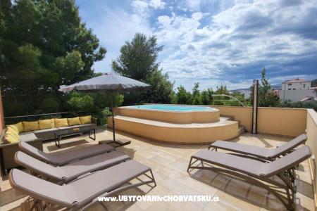 Villa Dalmacroa Kastela Croazia