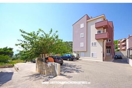 Cezar Appartamento Makarska Croazia