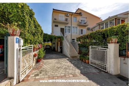 Rosalia Appartamenti Makarska Croazia
