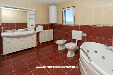 De Lux Appartamenti-SWIMMING POOL foto 4