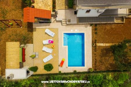 Appartamenti Vila Nena con piscina foto 3