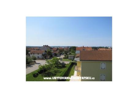 Maena Appartments Novigrad Croazia