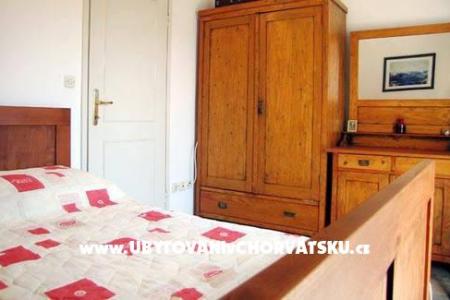 Country Casa Omis foto 2