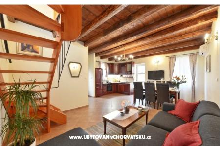 Villa Lili Omis Croazia