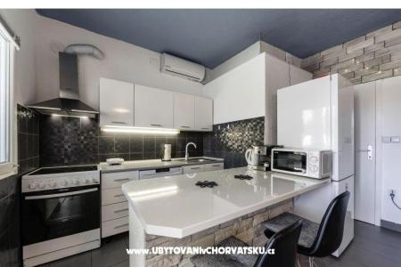 Appartamento con piscina and jacuzzi foto 5
