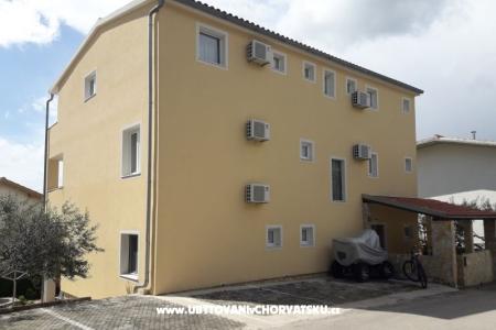 Appartamenti Erak Pirovac Croazia