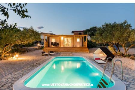 Authentic Campeggioing Dalmatia Pirovac Croazia