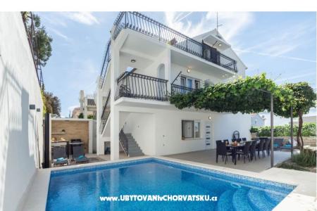 Villa Marante con piscina – Podstrana Croazia