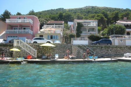Appartamenti 7 m od mora Primosten Croazia
