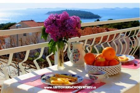 Appartamenti TONĆI I IRIS*** Primosten Croazia