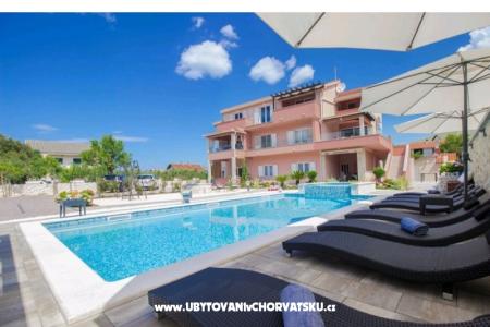 Holiday Appartamenti Danica ****  Primosten Croazia