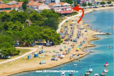 Appartamento uz more i plažu foto 5