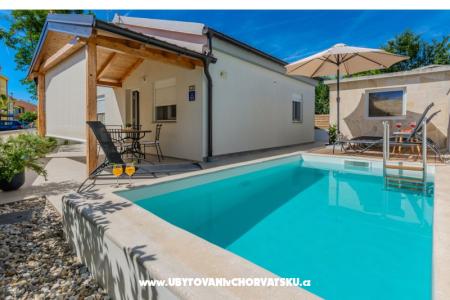 Holiday house Elena – Privlaka Croazia