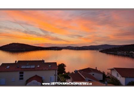 Holiday Appartamenti Lucic foto 2
