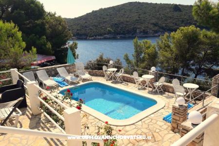 Sesula Bay Resort Isola di Solta Croazia