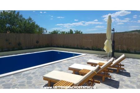 Countryside house con piscina foto 3