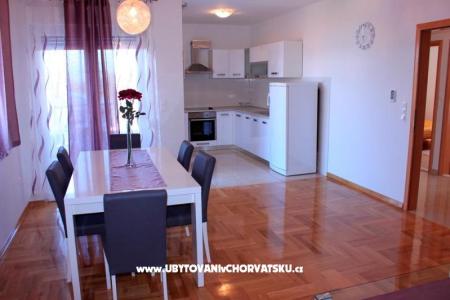 Appartamento Anadina KOMFOR KRAJ PLAŽE foto 3