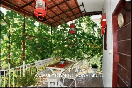 Appartamenti Camere Vikeli foto 3