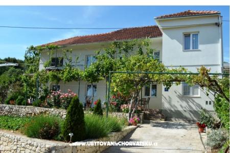 Appartamenti Sevo IMOVES Trogir Croazia