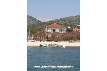 Manda Trogir Croazia