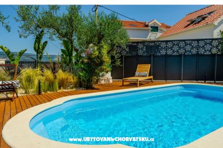 The Three Flowers Pool Casa foto 4