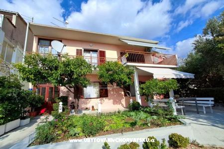 Olive Appartamento and Camere Tucepi Croazia