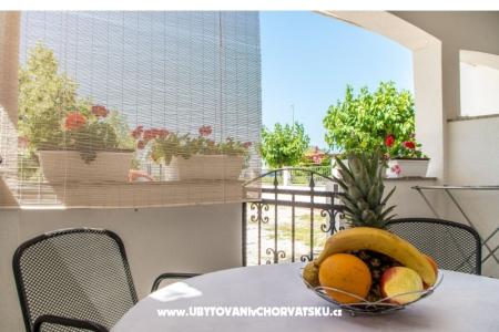 Sea Breeze apartments Tucepi Croazia
