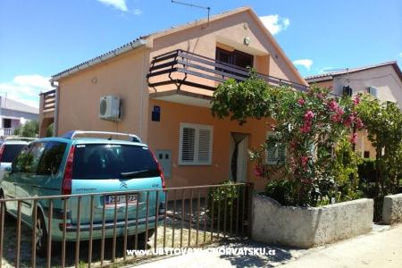 Appartamenti Cestar Isola di Vir Croazia