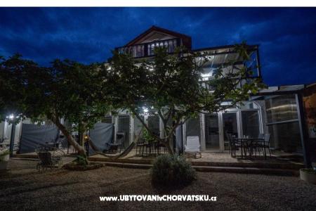 Appartamenti Villa Agape Vir foto 3