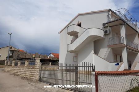 Appartamenti Dananić Vodice Croazia