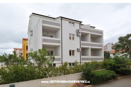 Appartamenti Plima***Srima Vodice Croazia