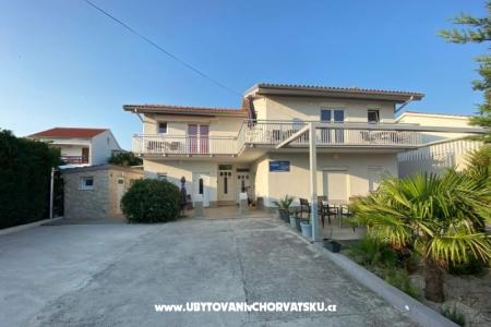 Appartamenti Arny Vodice Croazia