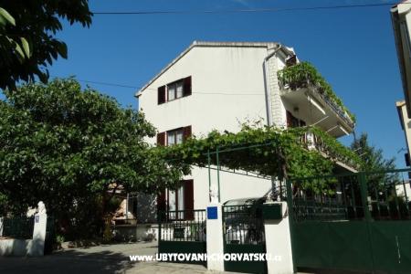Appartamenti Milka-Jure Srima-Vodice Vodice Croazia