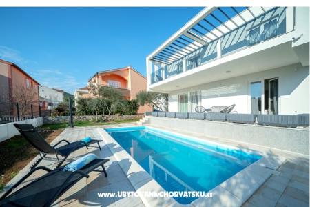 Beach Villa con piscina Tribunj foto 2