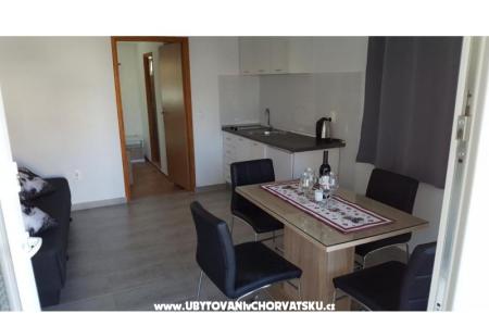 Luka Vodice foto 2