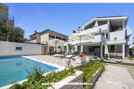 Vila s bazenom i jacuzzijima Vodice Croazia